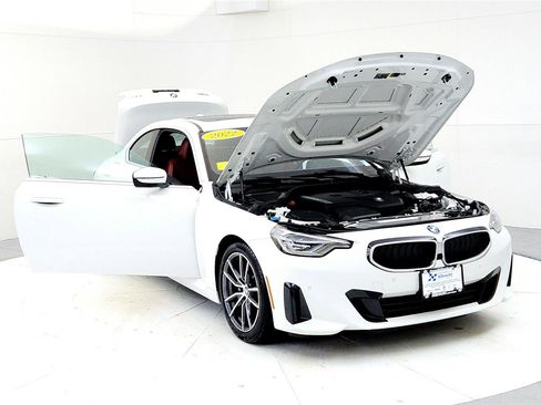 Used 2022 BMW 230i Coupe w/ Premium Package image 9