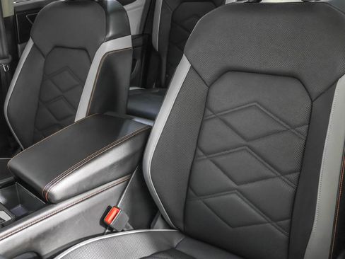 Used 2024 Volkswagen Atlas Peak Edition SEL image 26