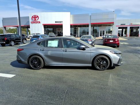 New 2026 Toyota Camry SE image 2