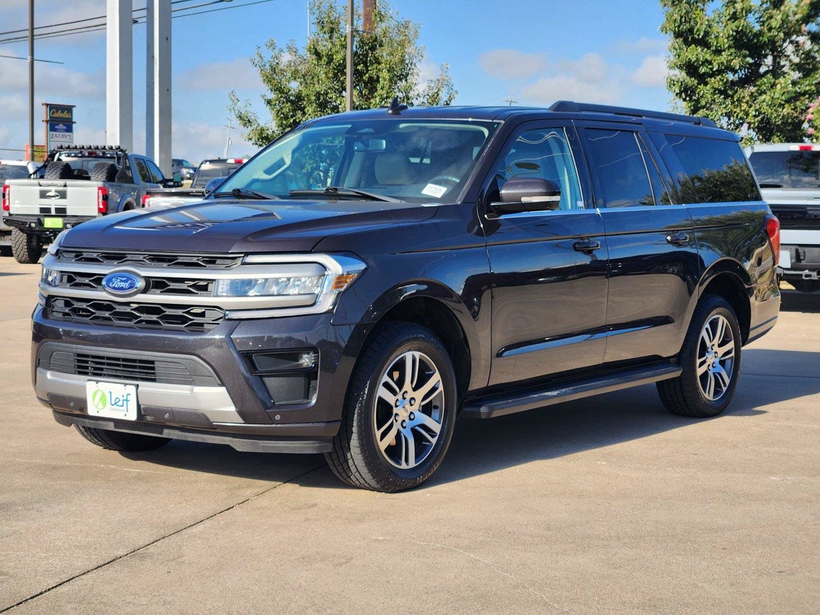 Used 2024 Ford Expedition Max XLT RWD image 3