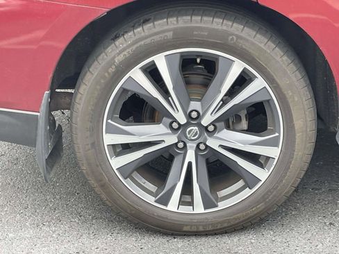 Used 2019 Nissan Pathfinder Platinum image 12