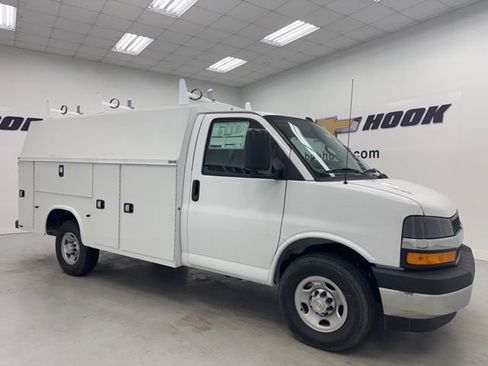 New 2026 Chevrolet Express 3500 w/ Power Convenience Package RWD image 3