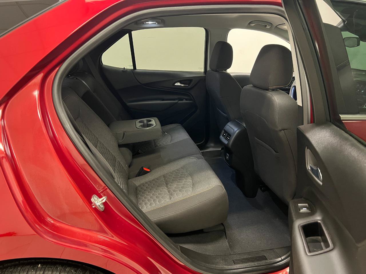 Used 2021 Chevrolet Equinox LT FWD image 28