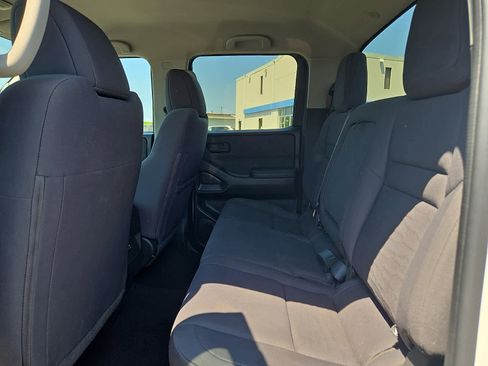 Used 2022 Nissan Frontier S AWD/4WD image 11