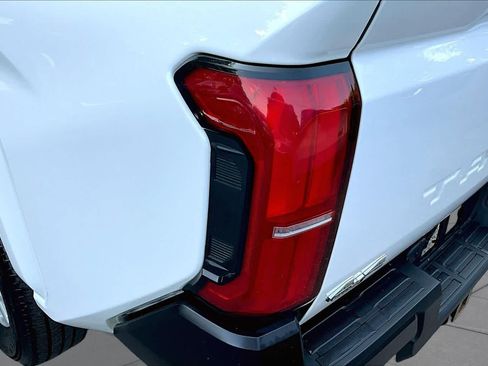 Certified 2025 Toyota Tacoma SR AWD/4WD image 26
