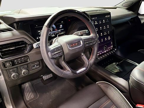 Used 2025 GMC Yukon AT4 Ultimate image 9