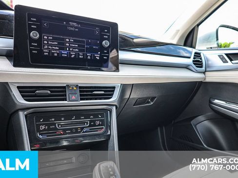 Used 2025 Volkswagen Taos SE FWD image 38