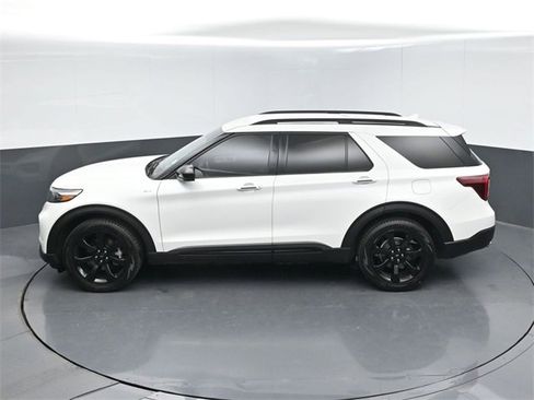 Used 2023 Ford Explorer ST-Line w/ Class IV Trailer Tow Package image 43