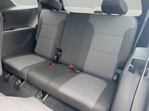 Used 2023 Chevrolet Traverse LT w/ Midnight/Sport Edition image 30