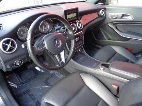 Used 2014 Mercedes-Benz CLA 250 4MATIC image 2