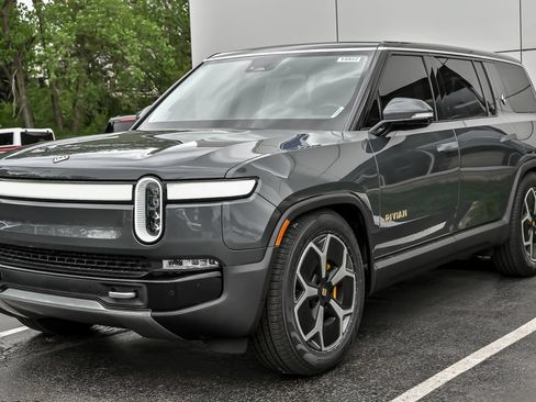 Used 2023 Rivian R1S Adventure AWD/4WD image 5