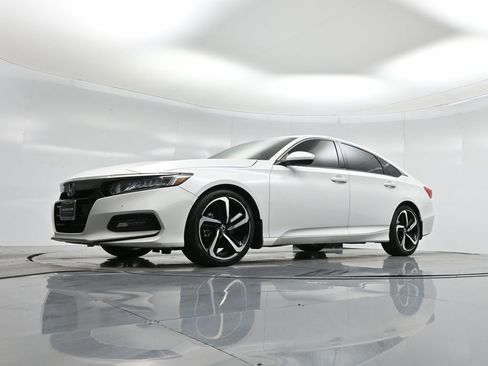 Used 2018 Honda Accord Sport image 42