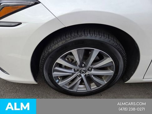 Used 2021 Lexus ES 300h w/ Premium Package image 3