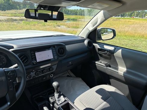 Used 2023 Toyota Tacoma SR AWD/4WD image 40