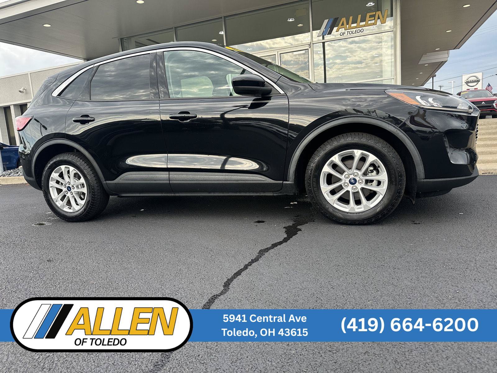 Used 2020 Ford Escape SE FWD image 1