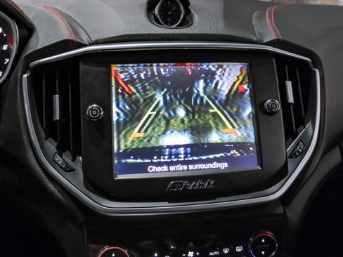 Used 2016 Maserati Ghibli S image 21