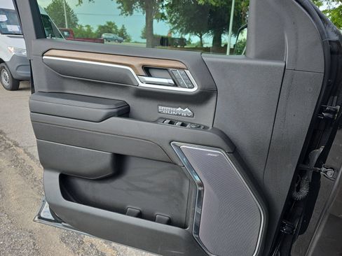Used 2023 Chevrolet Silverado 1500 High Country w/ High Country Premium Package AWD/4WD image 26
