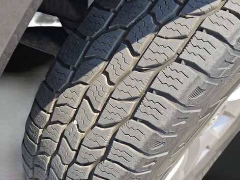 Used 2018 Toyota Tacoma SR5 RWD image 17
