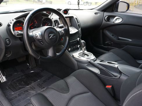 Used 2016 Nissan 370Z Coupe RWD image 23