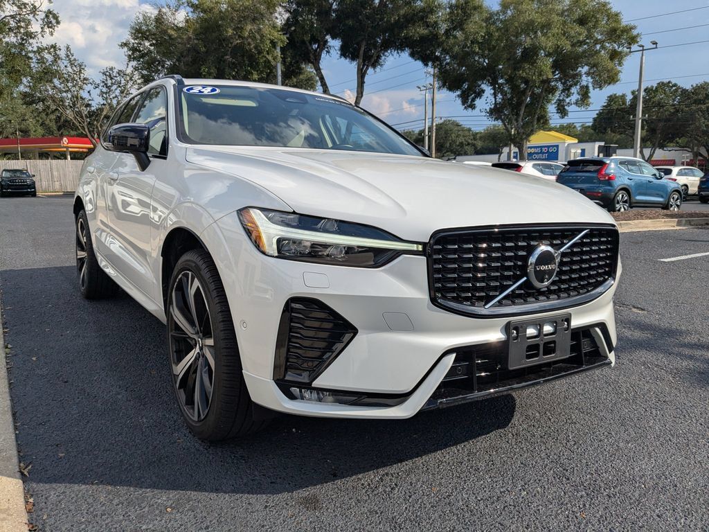 Certified 2024 Volvo XC60 B5 Ultimate w/ Protection Package Premier AWD/4WD image 8