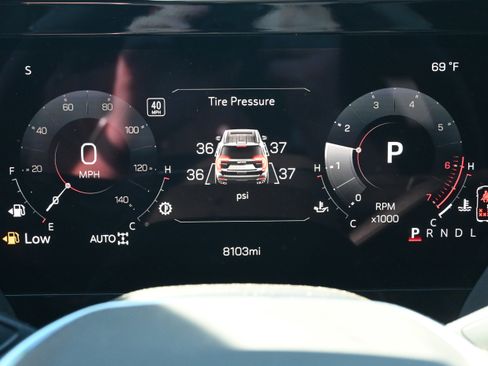 Used 2026 GMC Yukon XL AT4 image 12