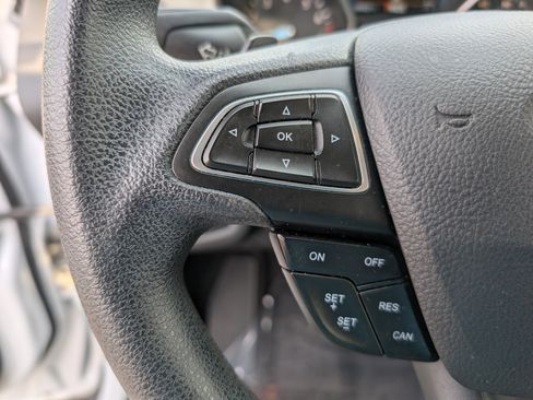 Used 2017 Ford Escape SE image 16