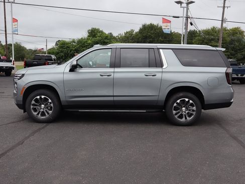 New 2025 Chevrolet Suburban LT w/ Advanced Technology Package image 28