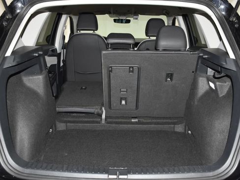 Used 2025 Volkswagen Taos SE FWD image 30