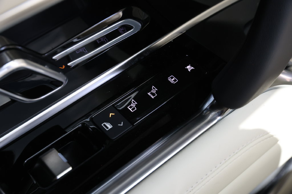 New 2026 Land Rover Range Rover SE AWD/4WD image 37