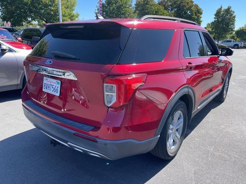 Used 2021 Ford Explorer XLT w/ Equipment Group 202A RWD image 2