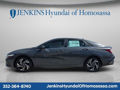 New 2026 Hyundai Elantra Limited FWD image 4