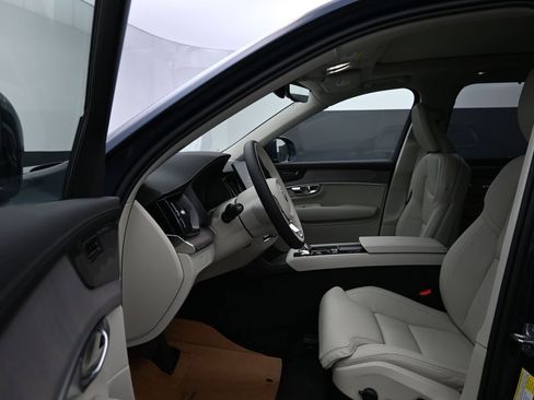 New 2026 Volvo XC90 B6 Ultra w/ Protection Package AWD/4WD image 11
