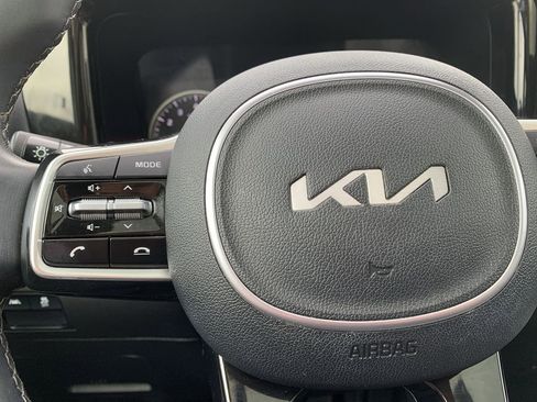 Used 2022 Kia Sorento S w/ Panoramic Sunroof Package image 18