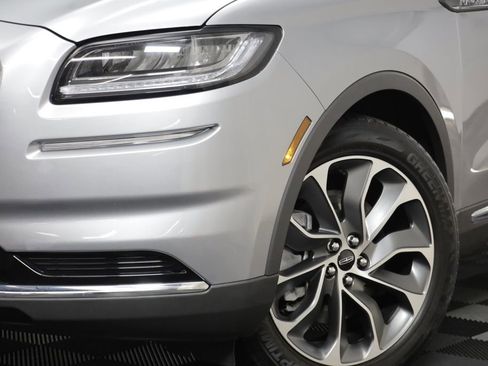 Used 2022 Lincoln Nautilus Reserve AWD/4WD image 3