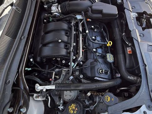 Used 2018 Ford Taurus SEL w/ Equipment Group 201A AWD/4WD image 41