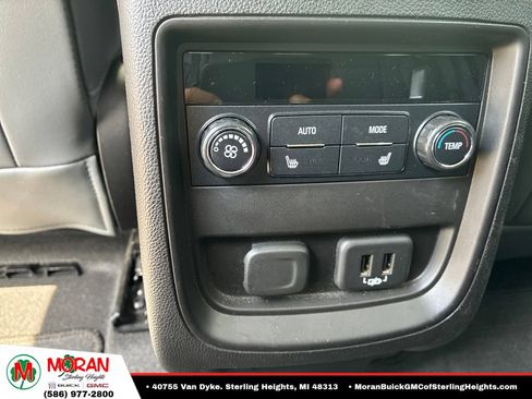 Used 2019 Buick Envision Essence FWD image 11