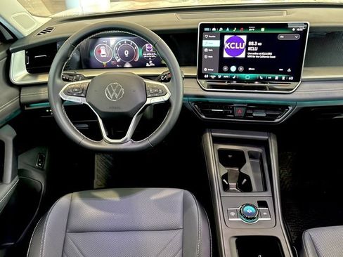 Used 2025 Volkswagen Tiguan SE image 20