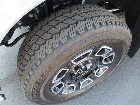 Used 2026 Ford F250 Platinum image 13