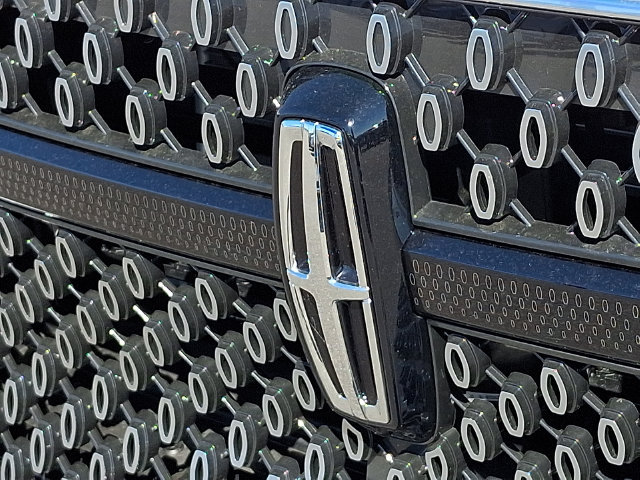 New 2026 Lincoln Navigator Premiere AWD/4WD image 11