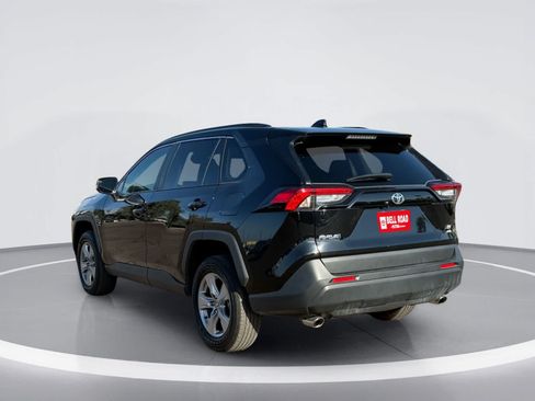 Used 2025 Toyota RAV4 XLE AWD/4WD image 4