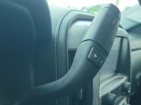 Used 2017 GMC Sierra 1500 SLT w/ Suspension Package, Off-Road AWD/4WD image 32