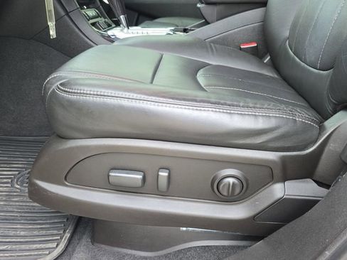 Used 2017 Buick Enclave Leather FWD image 31