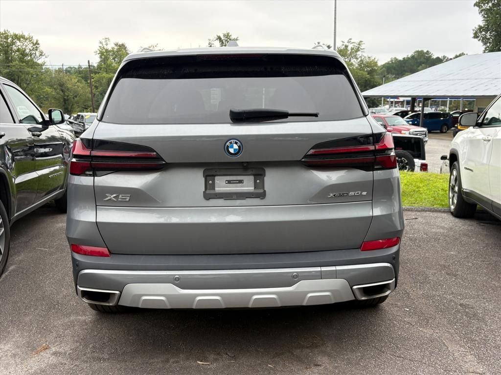 Used 2025 BMW X5 xDrive50e AWD/4WD image 7