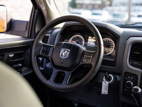 Used 2013 RAM 2500 Tradesman w/ Chrome Appearance Group image 32