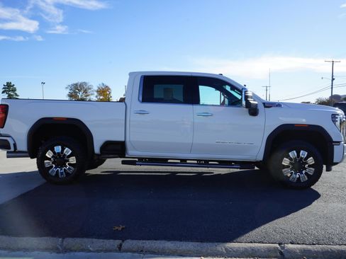 Used 2025 GMC Sierra 2500 Denali w/ Max Trailering Package image 6