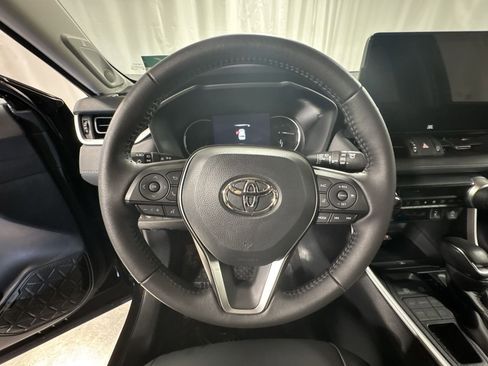Used 2025 Toyota RAV4 XLE Premium image 22