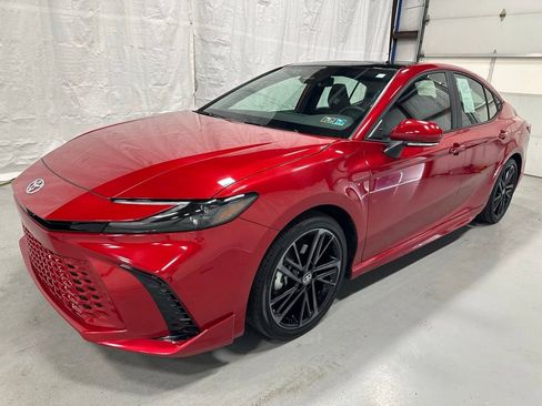 Used 2026 Toyota Camry XSE FWD image 3