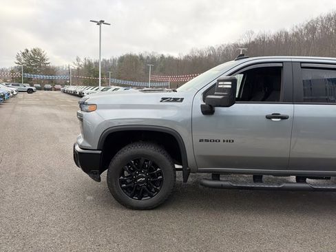 Used 2025 Chevrolet Silverado 2500 Custom w/ Custom Value Package image 10