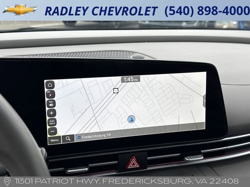 Used 2025 Hyundai Elantra SEL image 3