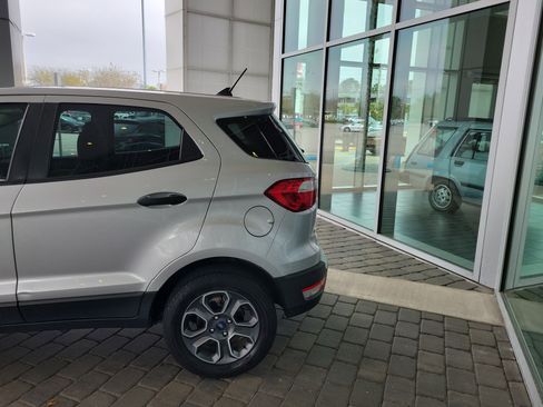 Used 2021 Ford EcoSport S image 4